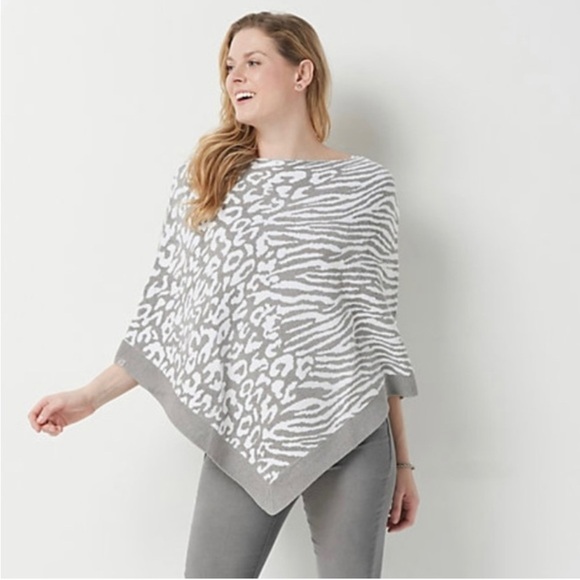 Barefoot Dreams Sweaters - Barefoot Dreams Cozy Chic Ultralight Grey & White Animal Print Poncho One Size